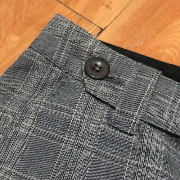 The North Face Women’s Plaid Shorts Size 4 - Picture 5 of 10